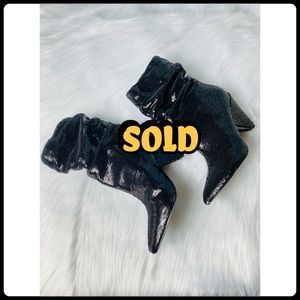 GUESS  NAKITTA SEQUIN SLOUCHY BOOTIES size: 5